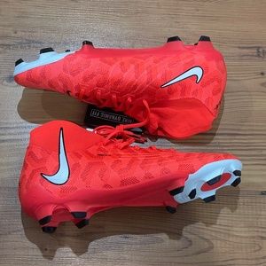 NEW NIKE PHANTOM LUNA FG BRIGHT CRIMSON SOCCER CLEATS M 9 / W 10.5